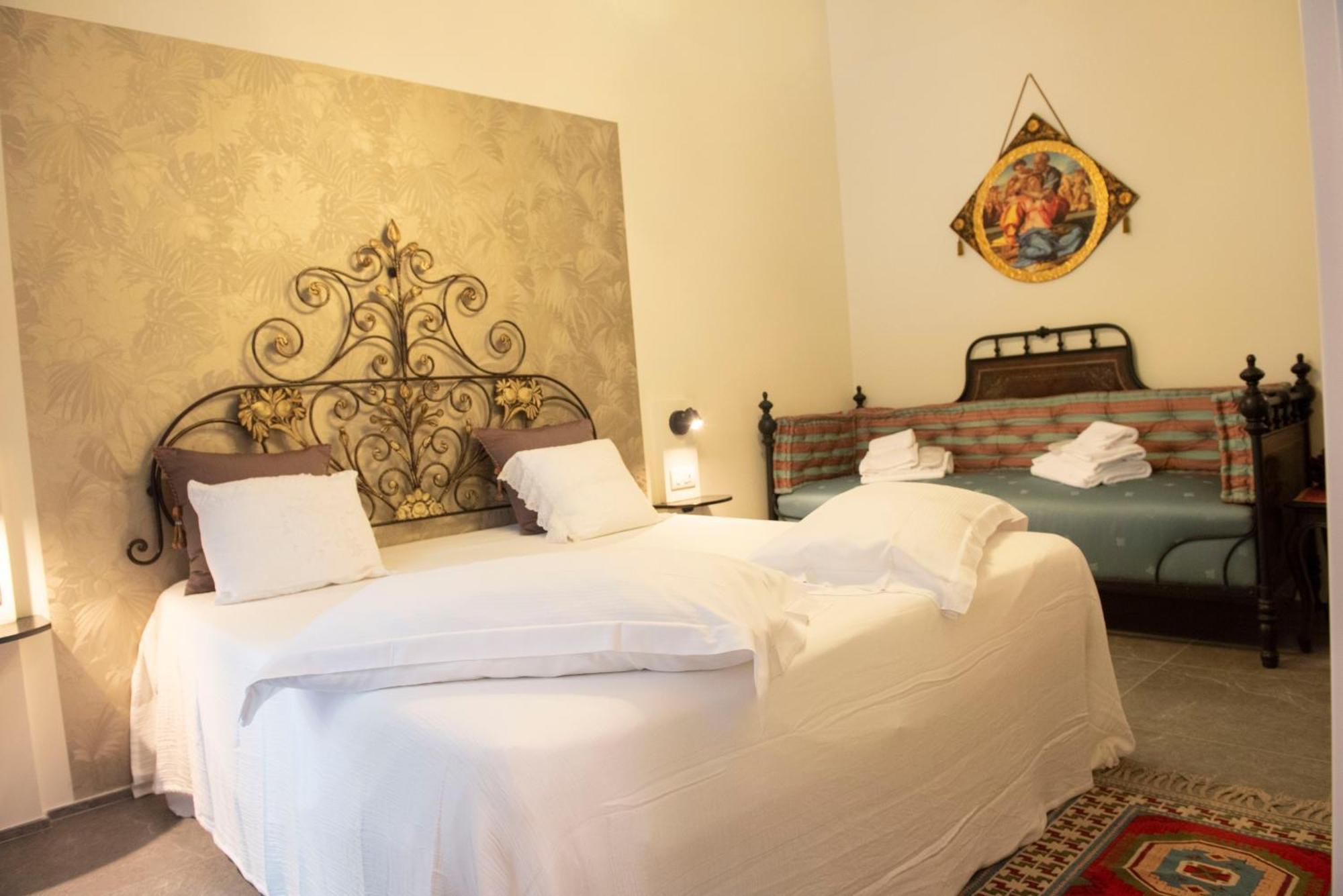 Fiordiloto B&B 4 Stars Alba  Room photo